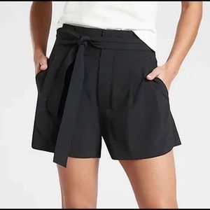 Athleta Skyline shorts size 10